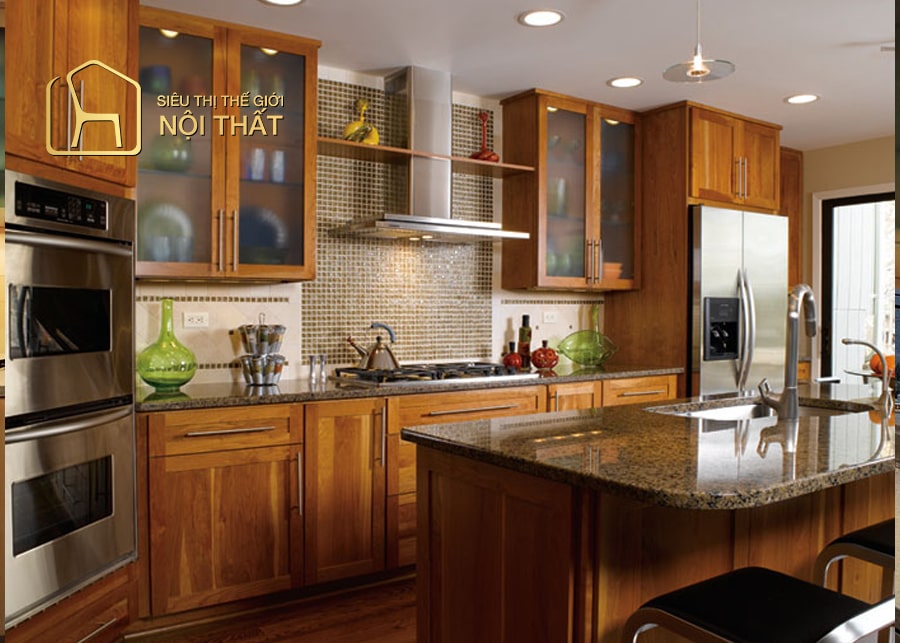 Top 15 mẫu tủ bếp treo tường đẹp nhất năm 2022 15 Tủ bếp veneer sồi nâu và khung inox kiên cố