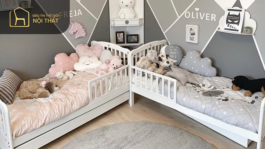 Phòng ngủ 2 giường cho 1 bé trai và 1 bé gái Phòng ngủ 2 giường cho 1 bé trai và 1 bé gái nên thiết kế 2 tone màu khác biệt để phù hợp với sở thích của mỗi trẻ