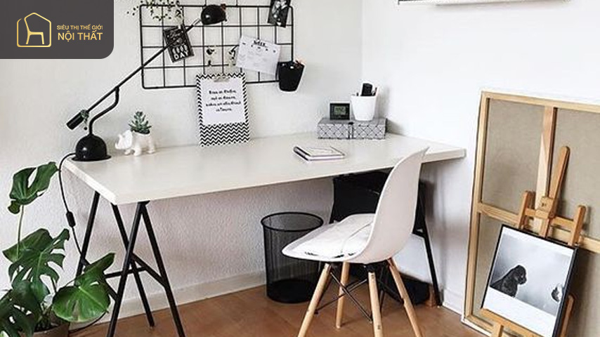 Top 30+ mẫu bàn làm việc đơn giản hot nhất 2023 8 Hình 8: Những thanh sắt mỏng đã tối giản hơn so với các thanh gỗ
