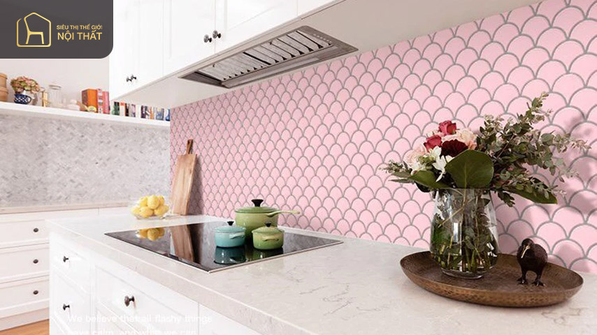 25+ Mẫu gạch vảy cá trang trí đẹp nhất hiện nay 6 Phòng bếp ốp gạch mosaic vảy cá màu hồng trang nhã
