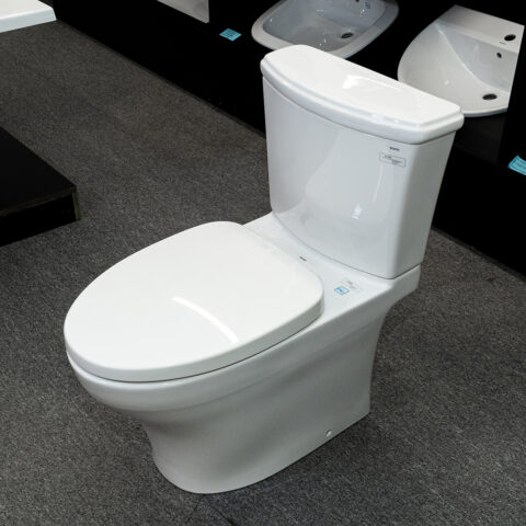 Bàn cầu hai khối, nắp đóng êm TC385VS