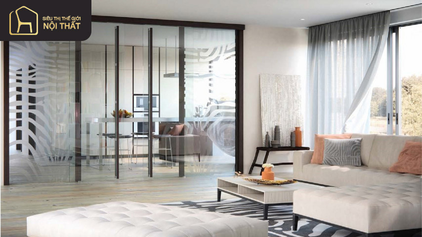 Top những mẫu vách lam phòng khách đẹp 2023 2 Vách lam phòng khách sử dụng kính cường lực vô cùng hiện đại tạo không gian rộng mở và sang trọng