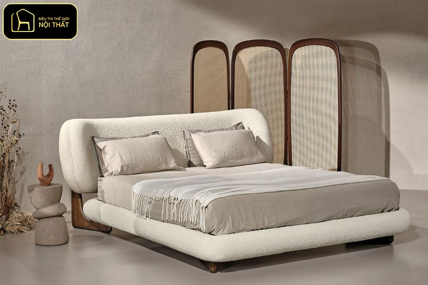 So sánh nội thất cao cấp và nội thất giá rẻ - Giường ngủ cao cấp chịu lực ổn định, nằm êm không kêu – giường phổ thông dễ ọp ẹp, ảnh hưởng giấc ngủ.